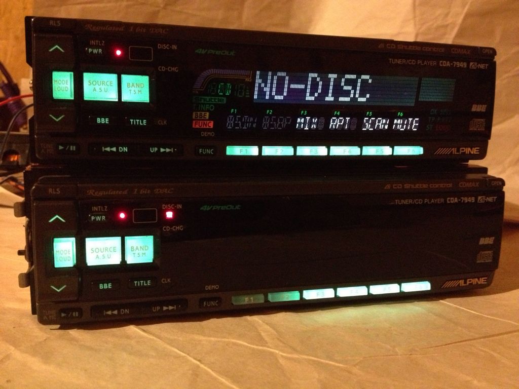 ALPINE アンプレスCDヘッドユニット CDA-7949JG